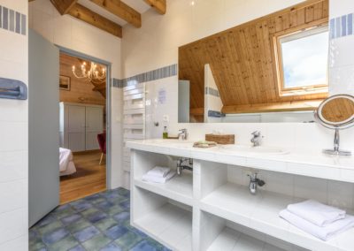 Salle de bain de la chambre familiale
